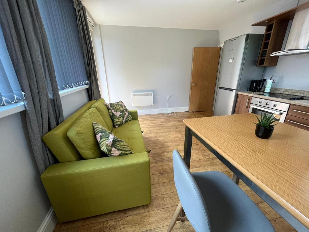 London Modern Flat Near Transports Apartment Exterior photo